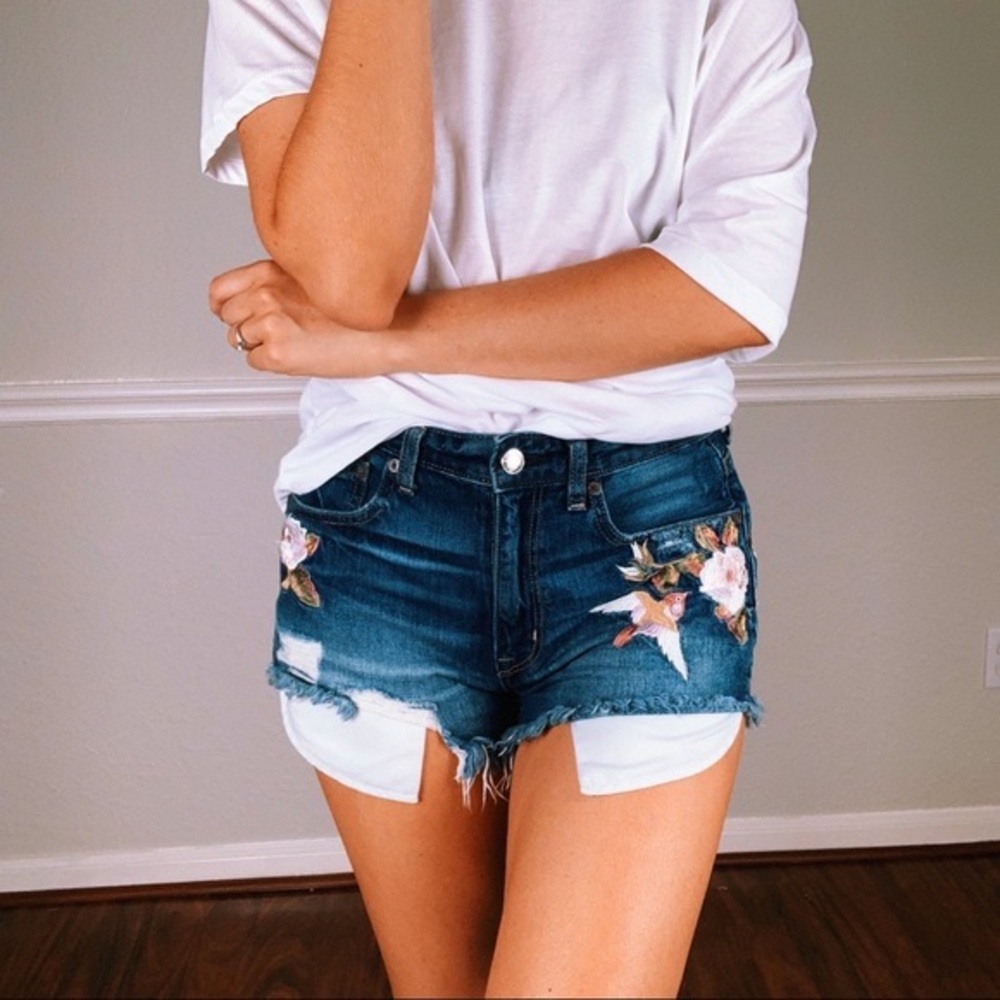 American Eagle Floral Embroidered Vintage High Rise Festival Cut Off Jean Shorts